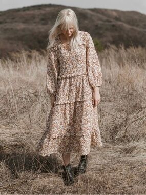 Rylee + Cru Mabel Tiered Boho Maxi Dress in Ditsy Floral Print Size Small NEW